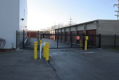 Drive Up Accessible Self Storage Lockers on West Forty-Seventh Street, McCook, IL 60525
